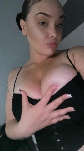 #1 Curvy German Goddess 🩷 NaughtyNicole🦋 Curvy, Elite, Succulent Courtesan 💋 - 1
