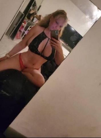 Big, BIG B👀Bs! ✔ Blonde Hottie 💯💯 Real Photos 📸 📷 - 1