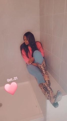SOUTH HOUSTON OUTCALLS!!!! ONLY NOW  CALL ME TO BOOK . YES MY PICTURE IS ACTUALLY REAL  OUTCALLS ONLY NO INCALLS . AVAILABLE ALL DAY - 1