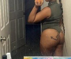 thick and sexy with a baby face - Image 3