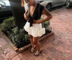 in town looking for fun😉 - Image 4