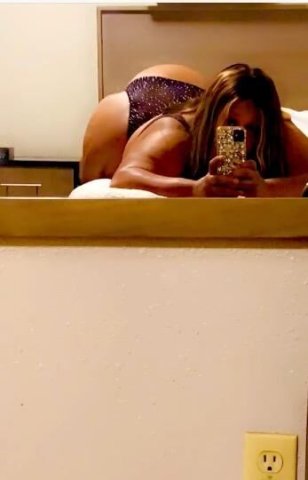 SEXY BBW POLE DRAINER VISITING - 1
