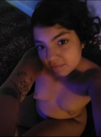4'4" Ft Latina Qv $150 - 1