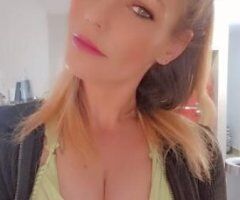 who wants to spoil this porn model - Image 7