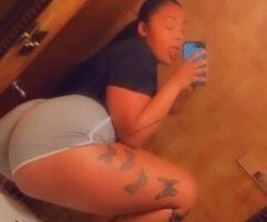 thick a$$ ebony🥴 - Image 4