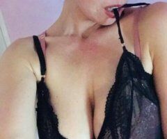 Sexxy Milf 4 Sensual Bodyrub - Image 6