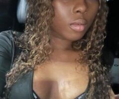 Fun petite hottie 💋 let’s play - Image 3