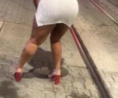 🚧caution slippery 🌊when wet🚧 - Image 2