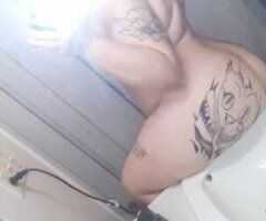 Come hit this tight wet pussy - Image 2