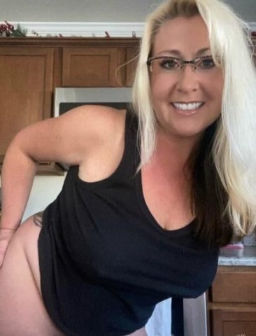 I am 41 Years Older Mom 💝Enjoy for In call and Out call🚗 ✔Car dat 🚙✔ Amazing Service.💋 - 41 - 1