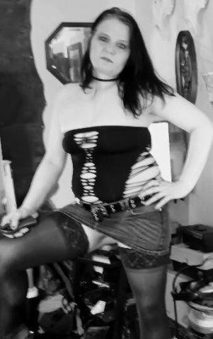 lookin for some nice cock to come have some fun. text me now 24/7 horney & wet.... - 1