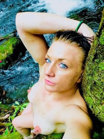 Sexy Country Girl Come have some fun - 1