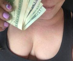 Lovely Lady Lookin For A Derby Date . Ask About My Derby Special🫦 👅🍆🩷 - Image 8