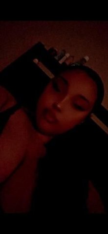 Thick a$$ ebony with a wet pussy💦🤪 - 1