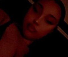 Iowa City escorts - Thick a$$ ebony with a wet pussy💦🤪