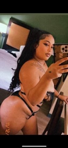 HERE IN TOWN 💜 Dont Miss Out On Misty 💚💜 - 1