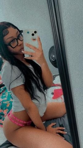 Slim , Sexy, Wet and Horny 💦 - 1