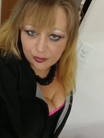Bring 150$ roses THEN take me on date. carfun only unless you rent room located off university, allow me keep room after service i would agree to deduct 50 off service date gift u giving me - 1