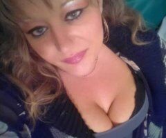 Bring 150$ roses THEN take me on date. carfun only unless you rent room located off university, allow me keep room after service i would agree to deduct 50 off service date gift u giving me - Image 3