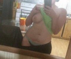 Big titty alt girl - Image 3