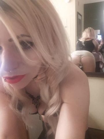 Roxie is ready to cum and play! - 1