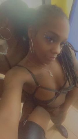 BORED AS FUCK! CUM 👀 ME! - 1