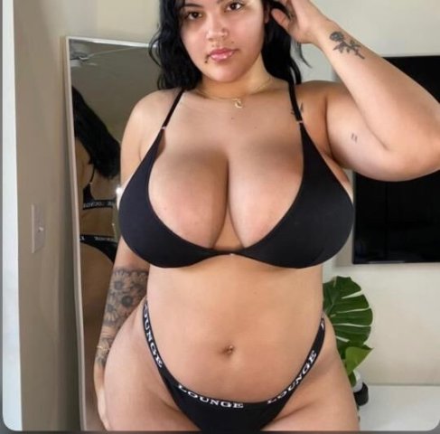 😍BIG BOOTY 🍑 LATINA 🇸🇻 - 1