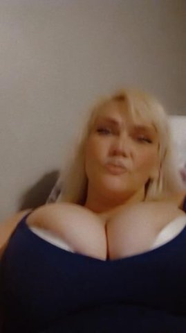 blonde curves Aqua eyes! - 1
