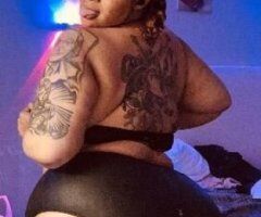 Columbus escorts - PHAT BBW WIT A PHAT PUZZI💋🫦 DA real MS juicae red berry Tatted