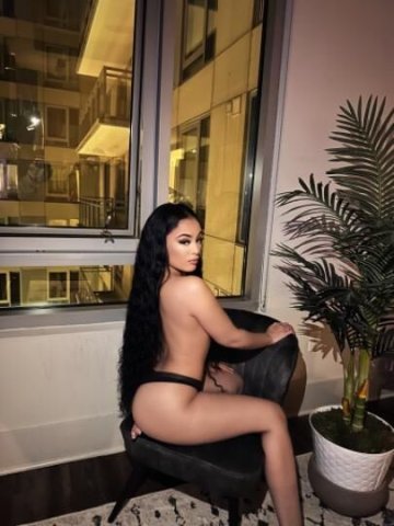 Petite Foreign Babe💋🌹💦 - 1