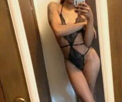 Bismarck escorts - India Strawberry