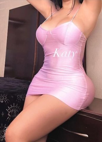 Bonita y caliente 👅😍💦 - 1