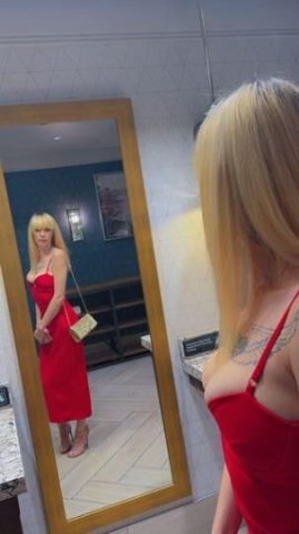 💕 Blonde Bombshell - 1
