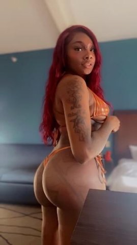 Pretty face w/ a pretty kitty 🐱 💦to match! Always wet!!!❤ - 1