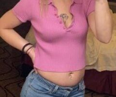 blonde bombshell lonely looking for new friends - Image 3