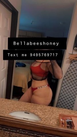 SEXY BIG BOOTY WHITE GIRL! DONT MISS THE PRETTIEST PUSSY AND THE FATTEST ASS - 1