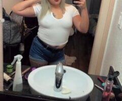 sensual latina ready to please - Image 2