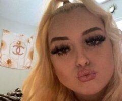 Looking for a sugar daddy to spoil me🤑💚 - Image 1