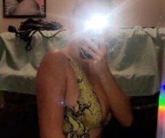 Looking for a sugar daddy to spoil me🤑💚 - Image 3