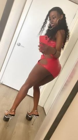 𝑯𝒆𝒚 𝒊𝒕’𝒔 𝑳𝒐𝒍𝒂🍫 - 1