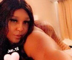 SEXY BBW POLE DRAINER VISITING - Image 5