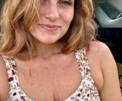 Bloomington escorts - Need sone company on the lake