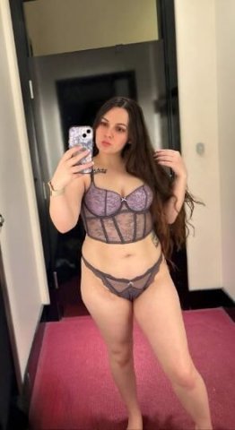 beautiful slim thick snowbunni - 1