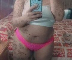 Chicago escorts - short thick n curvy