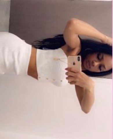 Young & Tinder - 1