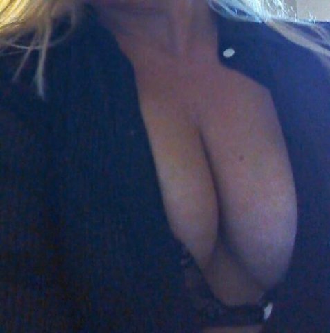 COME N EXPERIENCE WHAT MATURE FEELS LIKE💋 SATURDAY NIGHT SPECIALS 🫶 SEEKING NEW FRIENDS💋 TIGHT WET HOT w/ a GRIP🫶 - 1