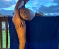 THICK AND JUICY PHAT COOCHIE 💦😻BEST KEPT SECRET 🤫🤐 SNEAK AWAY AND COME PLAY - Image 2