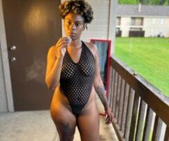 THICK AND JUICY PHAT COOCHIE 💦😻BEST KEPT SECRET 🤫🤐 SNEAK AWAY AND COME PLAY - Image 4