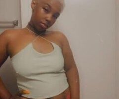 Incall available play with bunnyyy .. two girl available ! - Image 3