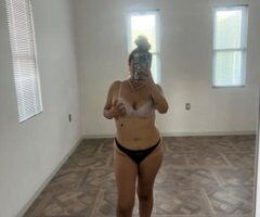 Thick Latina with a sexy body ask me for my OF - Image 10